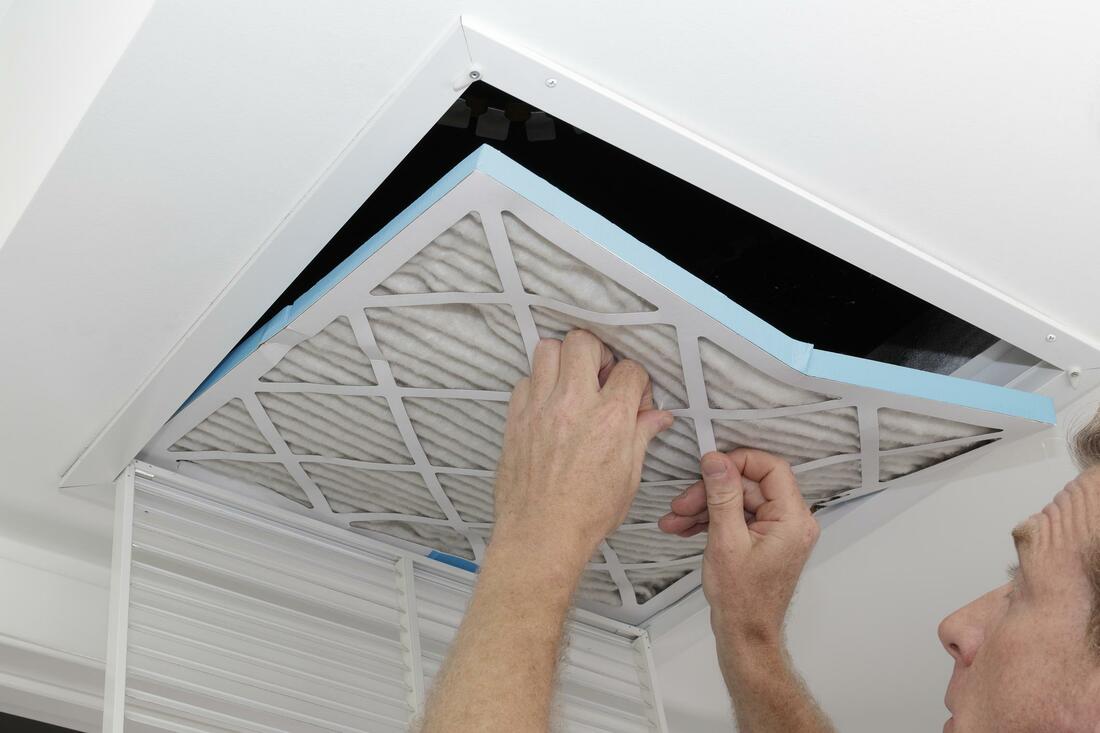 A gentle man setup air duct system
